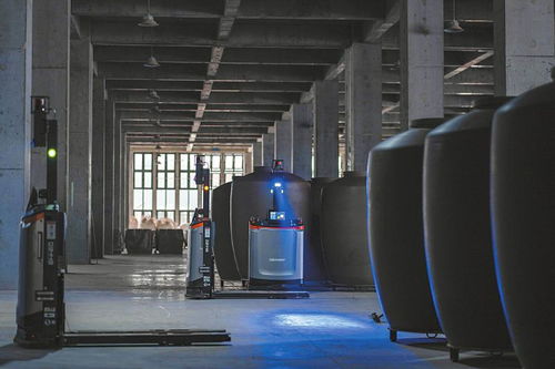 到智能工廠看機(jī)器拼效率